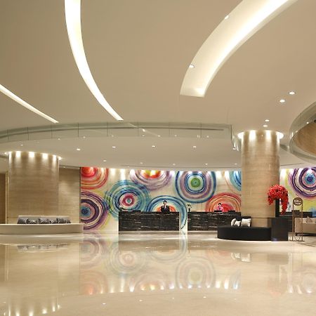 Crowne Plaza Wuxi Taihu By Ihg Hotel Exterior photo
