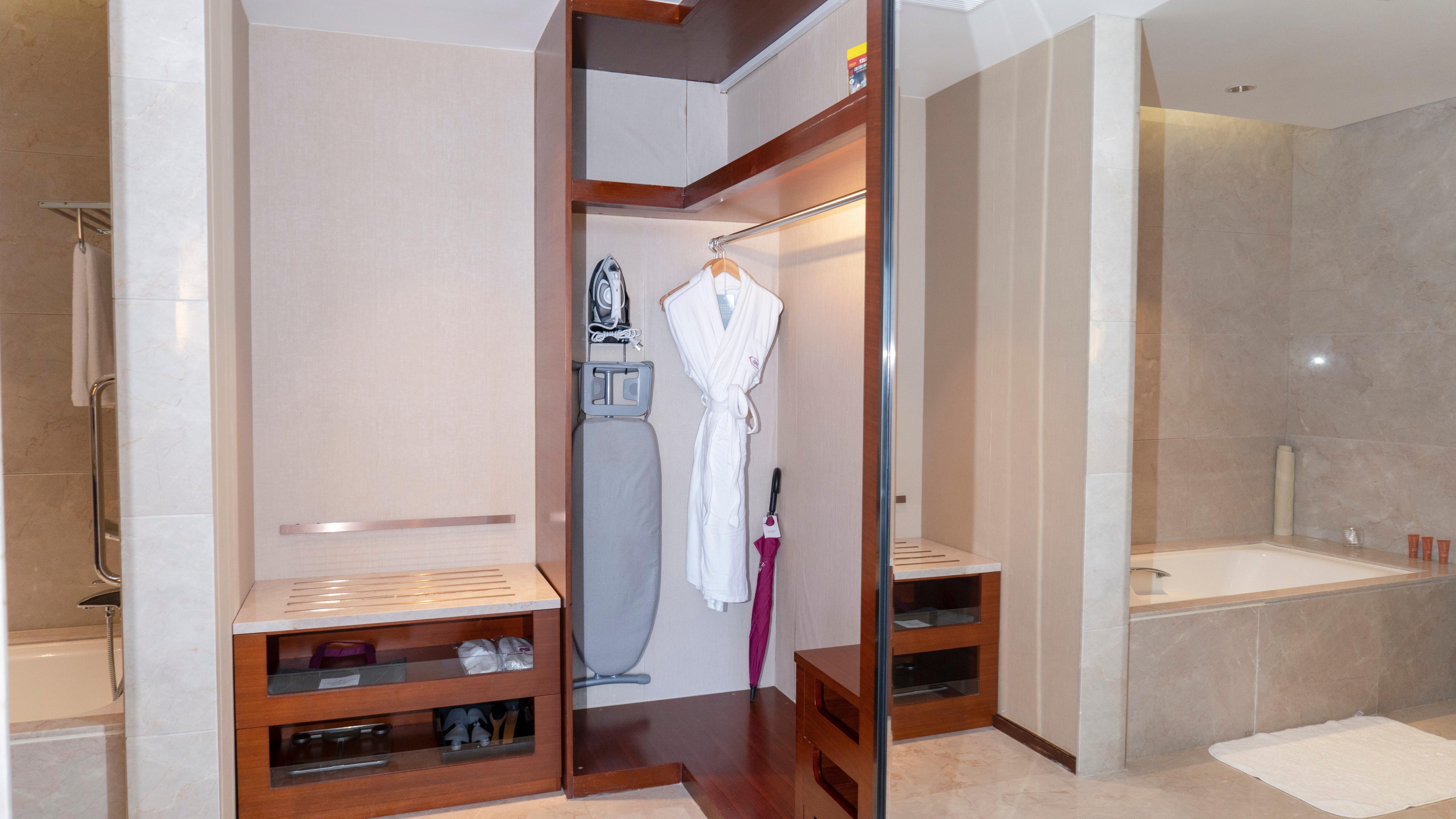 Crowne Plaza Wuxi Taihu By Ihg Hotel Exterior photo