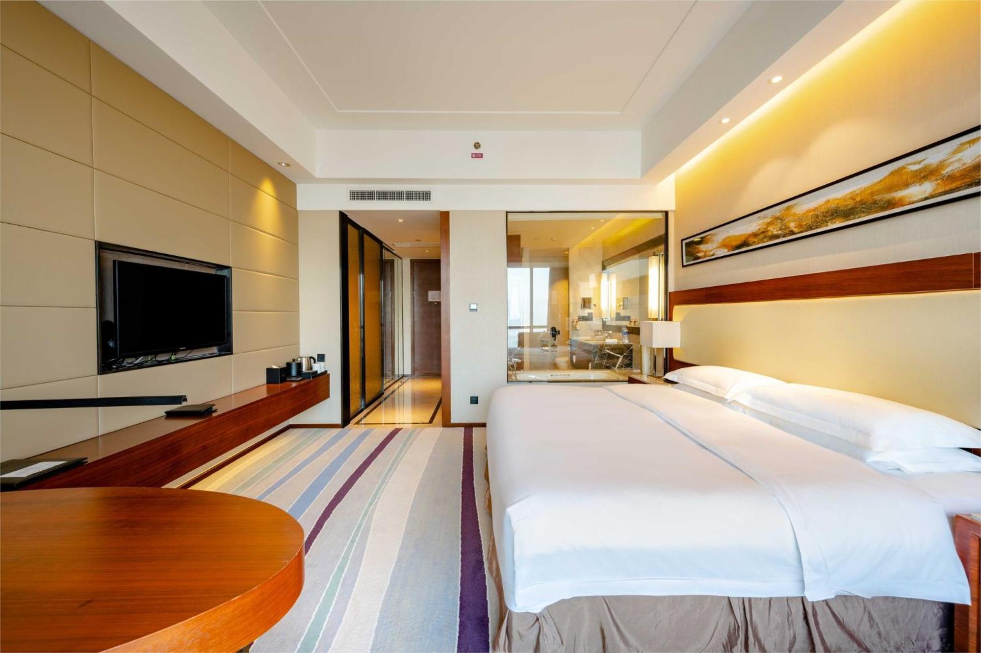 Crowne Plaza Wuxi Taihu By Ihg Hotel Exterior photo